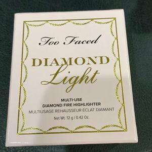 Too Faced, Diamond Light, Multi use diamond fire highlighter.